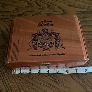 A Fuente Short Story Wooden Cigar Box - Light Brown